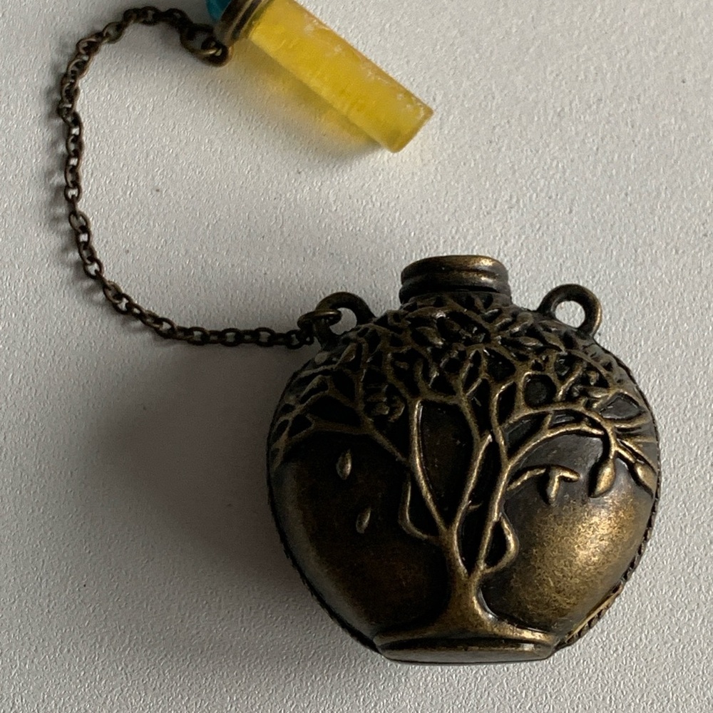 Vintage Bronze Tree of Life Pendant Charm Potion Bottle with Blue Stone - Picture 4 of 4